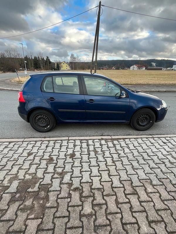 Gebraucht VW Golf V 102 PS (75 kW) 2004 Blau Kleinwagen