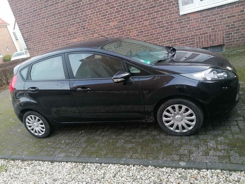 Schwarz Gebraucht 2010 Ford Fiesta Kleinwagen | 3.200 € - Bild 1/3