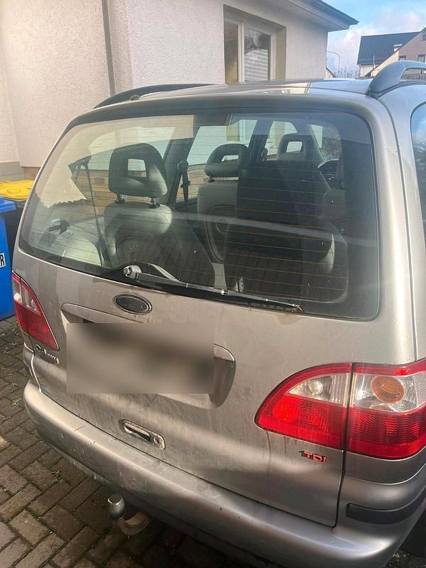 Gebraucht Ford Galaxy 131 PS (96 kW) 2005 Silber Van / Kleinbus