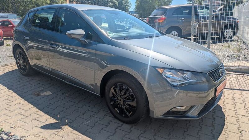 Grau Gebraucht 2014 Seat Leon Style Limousine | 6.390 € (Fairer Preis) - Bild 1/4