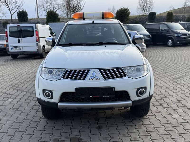 Unbekannt (metallic) Gebraucht 2012 Mitsubishi L200 Intense Abholung | 14.990 € (Fairer Preis) - Bild 1/4