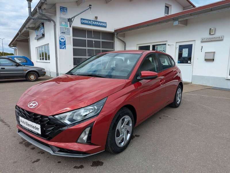 Emotion red Gebraucht 2024 Hyundai i20 Trend Kleinwagen | 21.790 € (Fairer Preis) - Bild 1/4