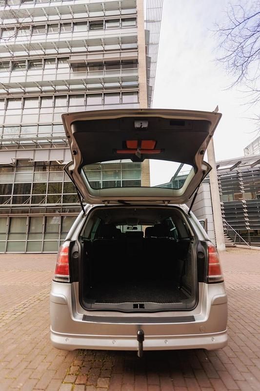 Gebraucht Opel Zafira 150 PS (110 kW) 2007 Silber Van / Kleinbus