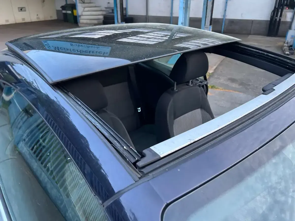 Usata VW Eos 140 CV (102 kW) 2008 Blu Cabrio