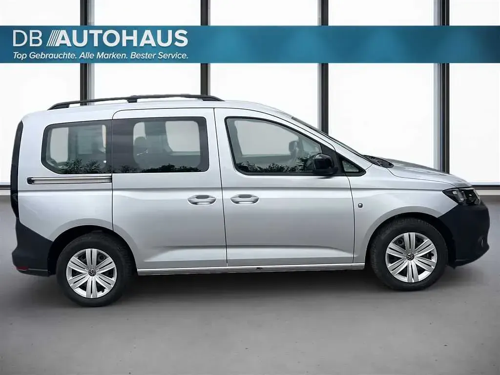 Używany VW Caddy 122 KM (89 kW) 2022 Srebrny Minivan