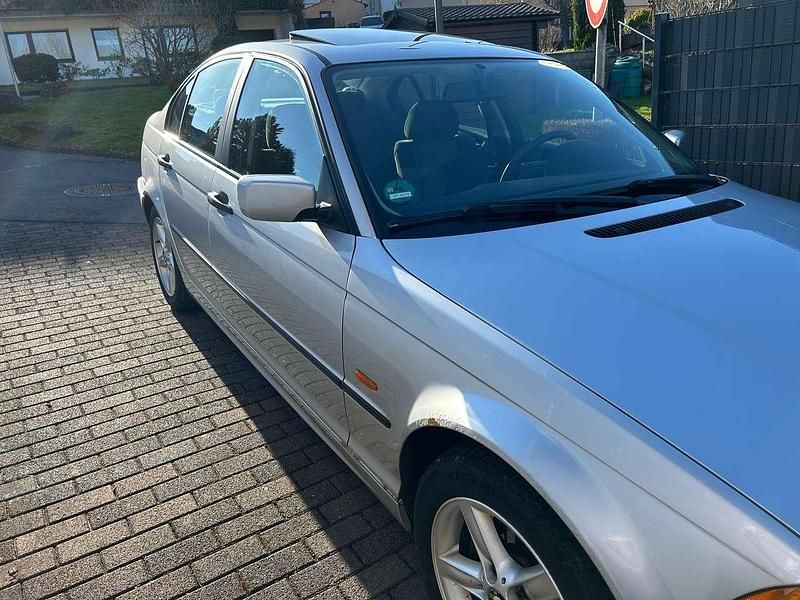 Gebraucht BMW 316 105 PS (77 kW) 1999 Silber Limousine