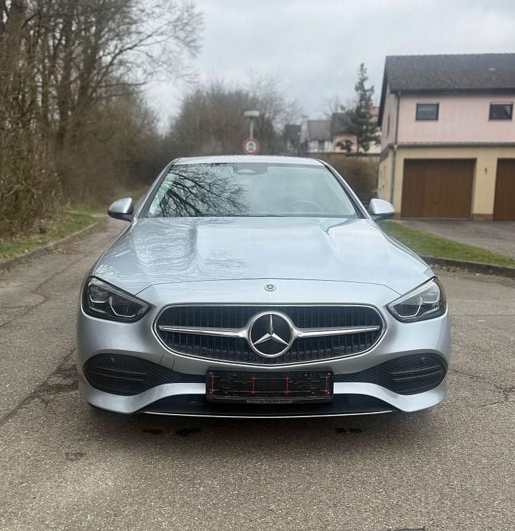 Gebraucht Mercedes C220 Avantgarde 200 PS (147 kW) 2023 Hightechsilber  metalliclac Limousine