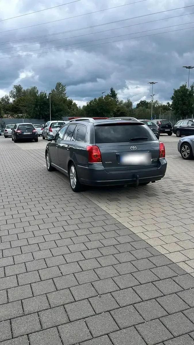 Gebraucht Toyota Avensis 177 PS (130 kW) 2005 Grau Kombi