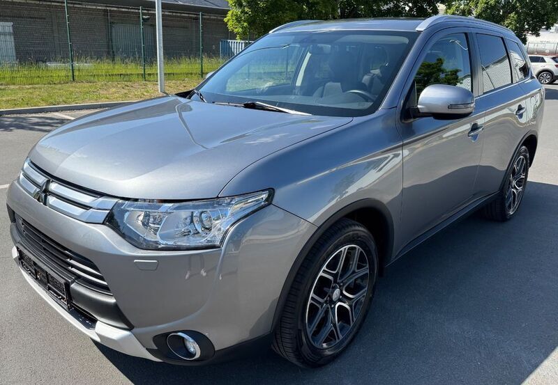 Grau Gebraucht 2014 Mitsubishi Outlander SUV | 12.990 € (Fairer Preis) - Bild 1/4