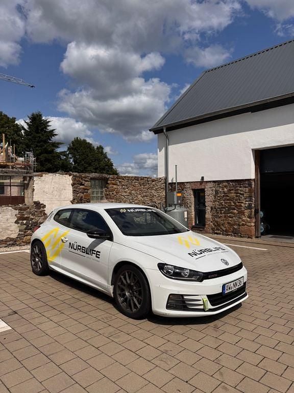 Weiß Gebraucht 2016 VW Scirocco GTS Coupé | 15.999 € (Fairer Preis) - Bild 1/4