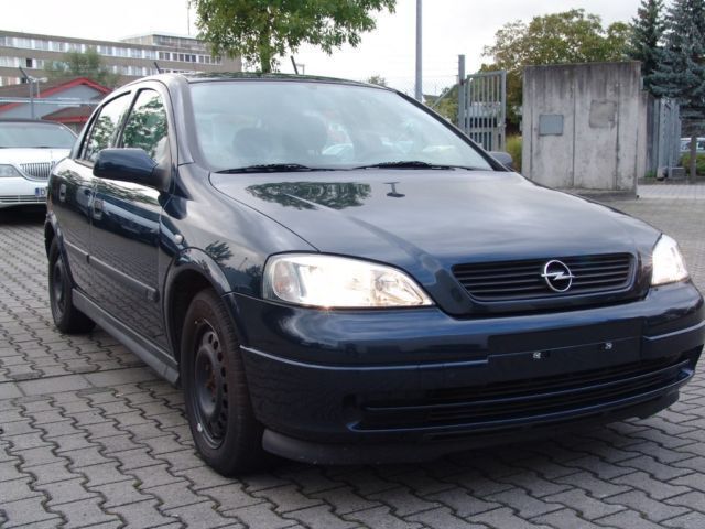 Gebraucht Opel Astra 101 PS (74 kW) 2002 Blau metallic Limousine