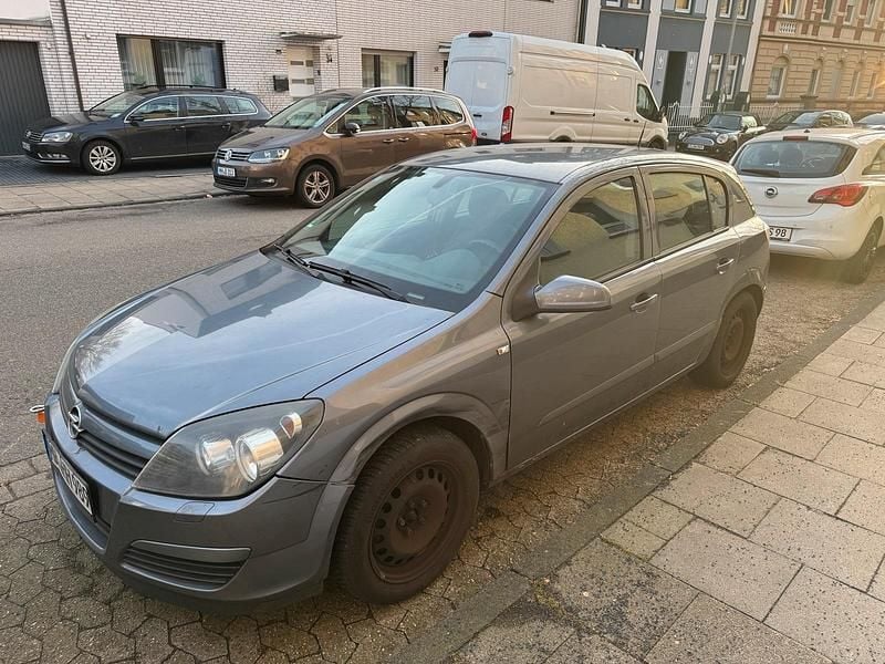 Grau Gebraucht 2005 Opel Astra Limousine | 1.000 € (Superpreis) - Bild 1/4