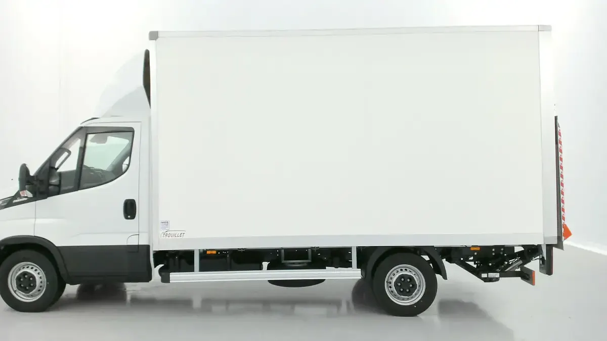 Neu Iveco Daily 160 PS (117 kW) 2025 (blanc) Van