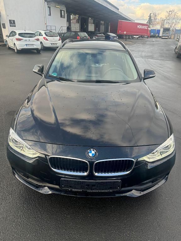 Gebraucht BMW 320 Advantage 190 PS (139 kW) 2015 Schwarz Kombi