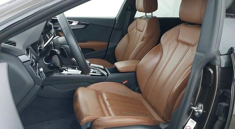 Braun Gebraucht 2022 Audi A5 Sportback S-Line Kleinwagen | 44.700 € - Bild 1/4