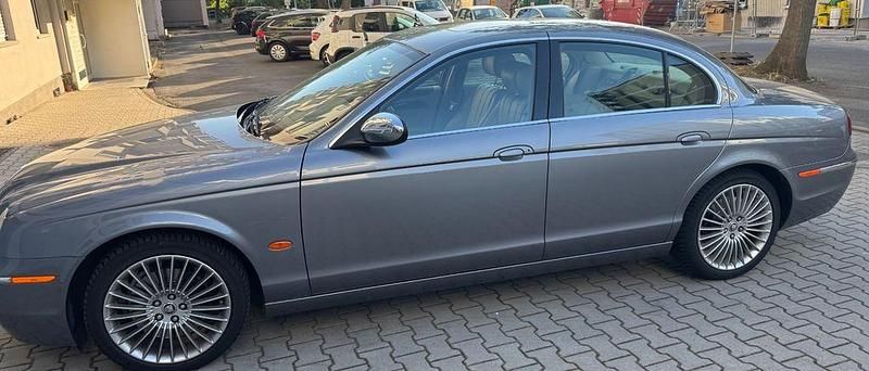 Grau Gebraucht 2007 Jaguar S-Type Executive Limousine | 14.700 € - Bild 1/2
