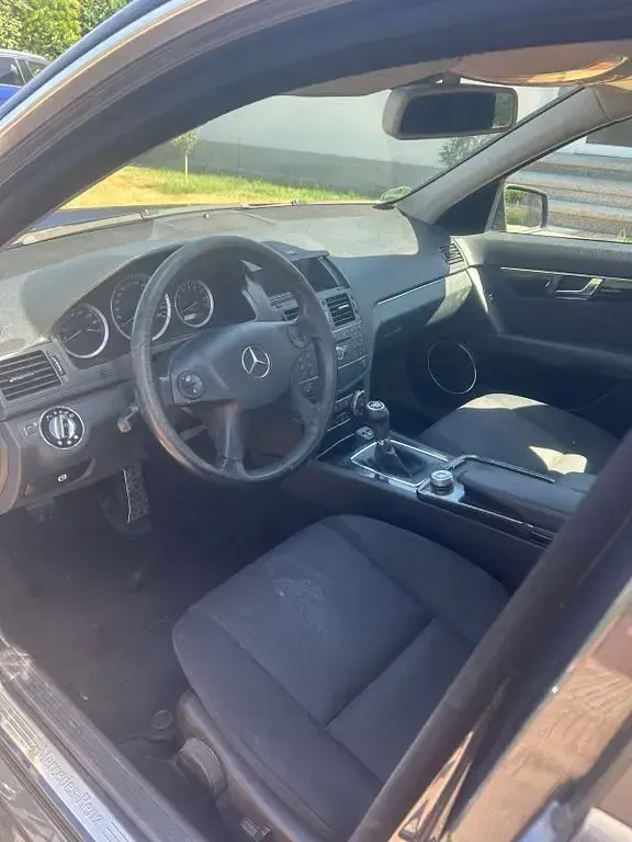 Gebraucht Mercedes C180 156 PS (114 kW) 2009 Grau Limousine