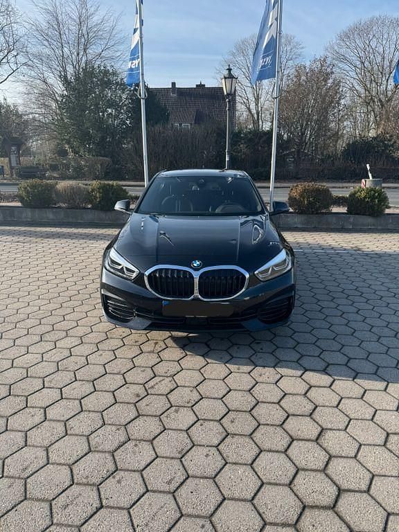 Gebraucht BMW 118 Advantage 140 PS (102 kW) 2021 Schwarz Kleinwagen