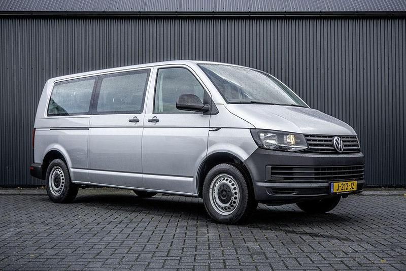 Gebraucht VW Transporter 102 PS (75 kW) 2019 Grau Van