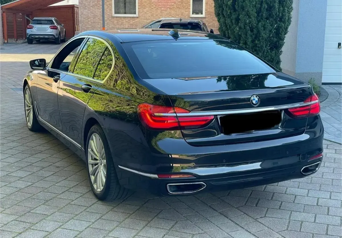 Gebraucht BMW 730 265 PS (194 kW) 2016 Schwarz Limousine
