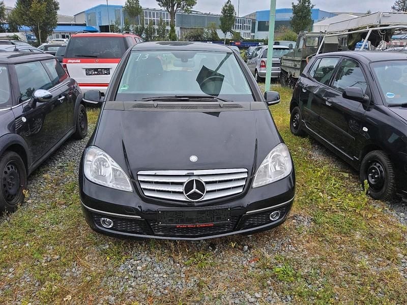 Schwarz Gebraucht 2011 Mercedes A160 Van / Kleinbus | 7.000 € (Fairer Preis) - Bild 1/4