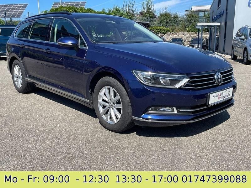 Blau Gebraucht 2017 VW Passat Kombi | 11.999 € (Superpreis) - Bild 1/4