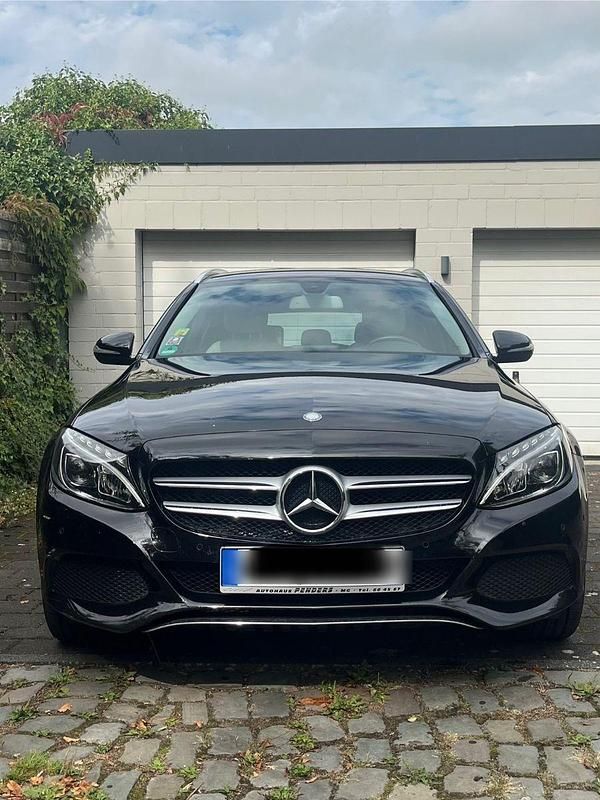 Schwarz Gebraucht 2015 Mercedes 220 Kombi | 18.000 € (Etwas zu teuer) - Bild 1/4