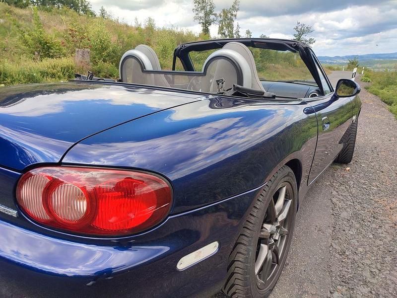 Gebraucht Mazda MX5 Edition 110 PS (80 kW) 2003 Blau Cabrio