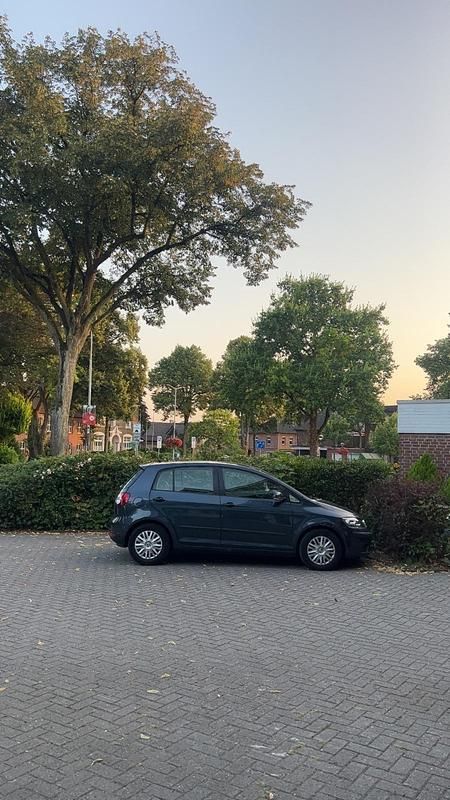 Blau Gebraucht 2005 VW Golf Plus Cross Van / Kleinbus | 3.400 € (Etwas zu teuer) - Bild 1/4