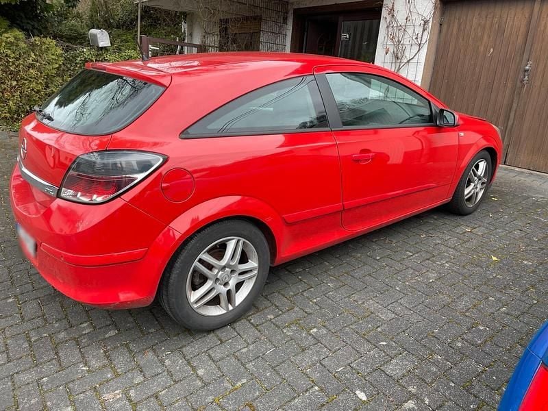 Gebraucht Opel Astra GTC 101 PS (74 kW) 2006 Rot Coupé