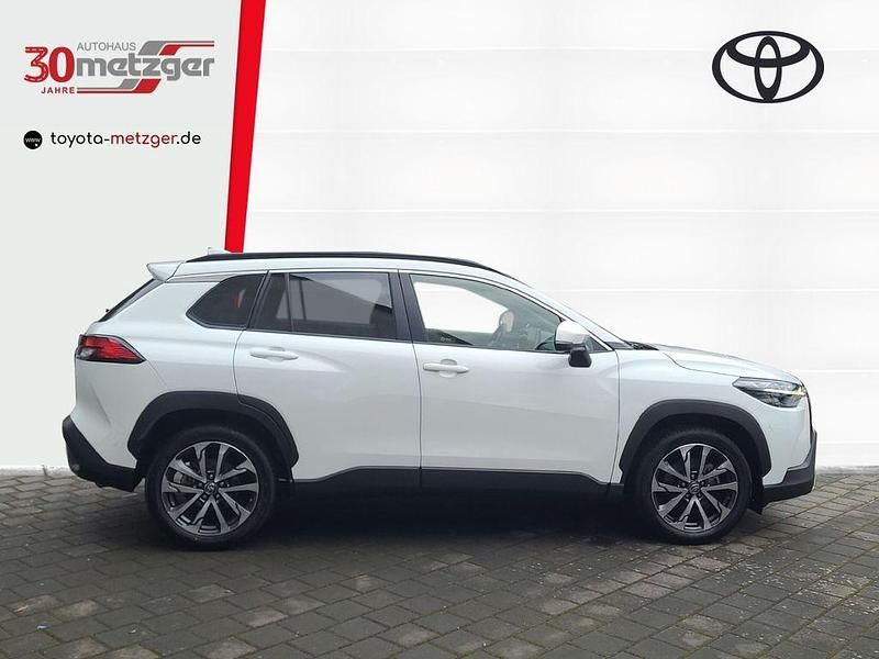 Gebraucht Toyota Corolla Cross Lounge 197 PS (144 kW) 2023 Weiss SUV