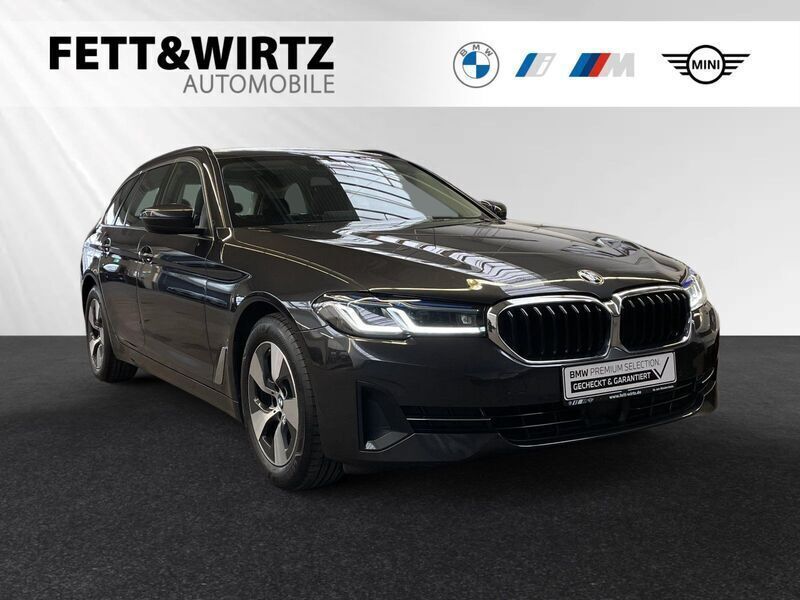Sophistograu brillanteffekt metallic Gebraucht 2023 BMW 520 Sport Line Kombi | 32.900 € (Superpreis) - Bild 1/2