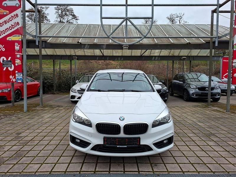 Gebraucht BMW 218 Active Tourer 136 PS (100 kW) 2015 Weiß Van / Kleinbus
