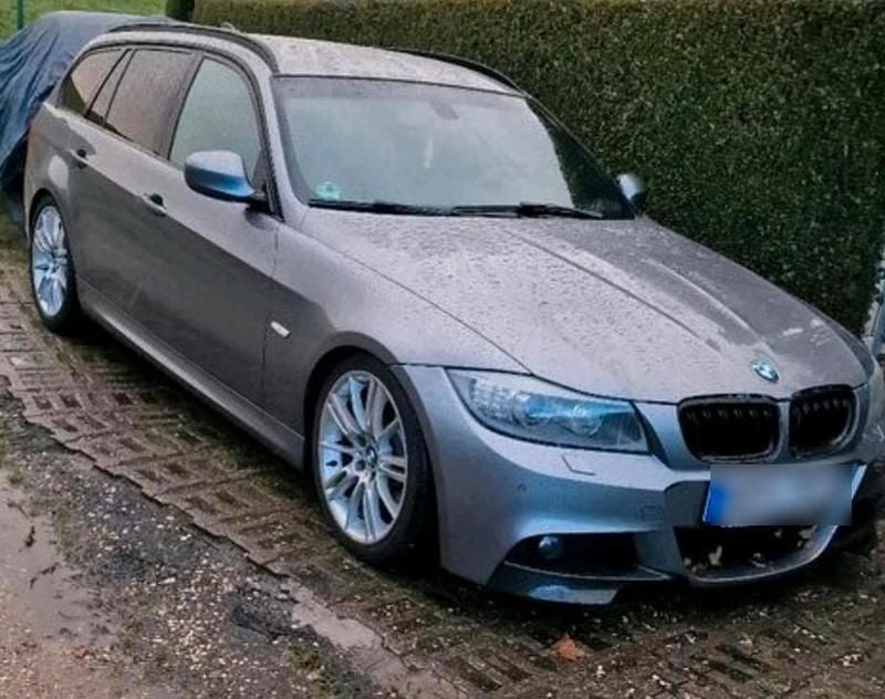 Gebraucht BMW 330 385 PS (283 kW) 2010 Silber Kombi