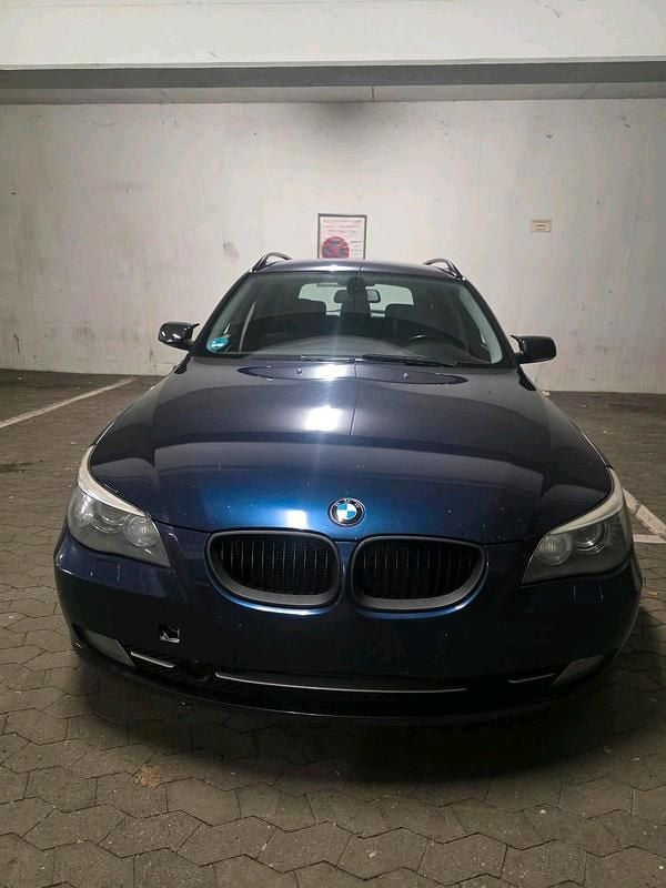 Blau Gebraucht 2009 BMW 535 Kombi | 9.200 € (Fairer Preis) - Bild 1/4