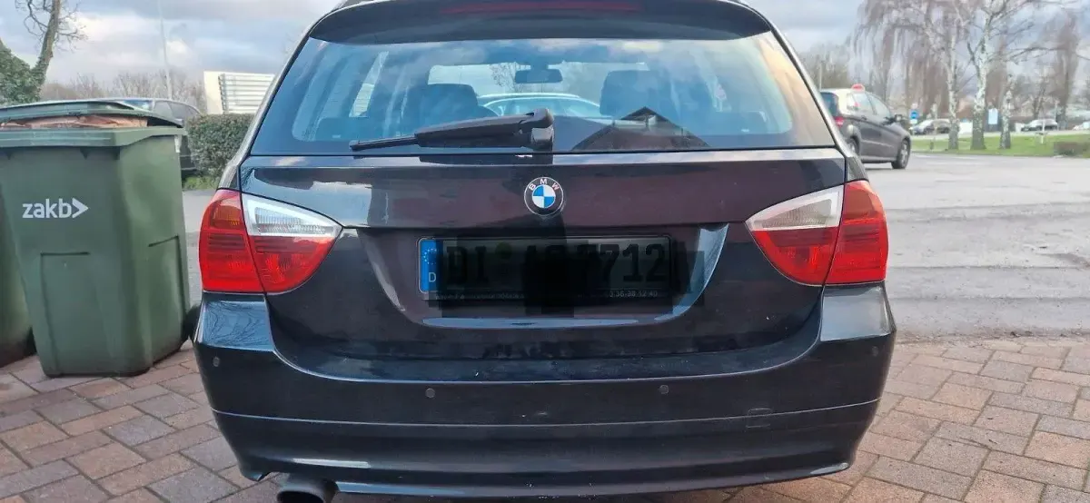 Gebraucht BMW 318 143 PS (105 kW) 2008 Schwarz Kombi