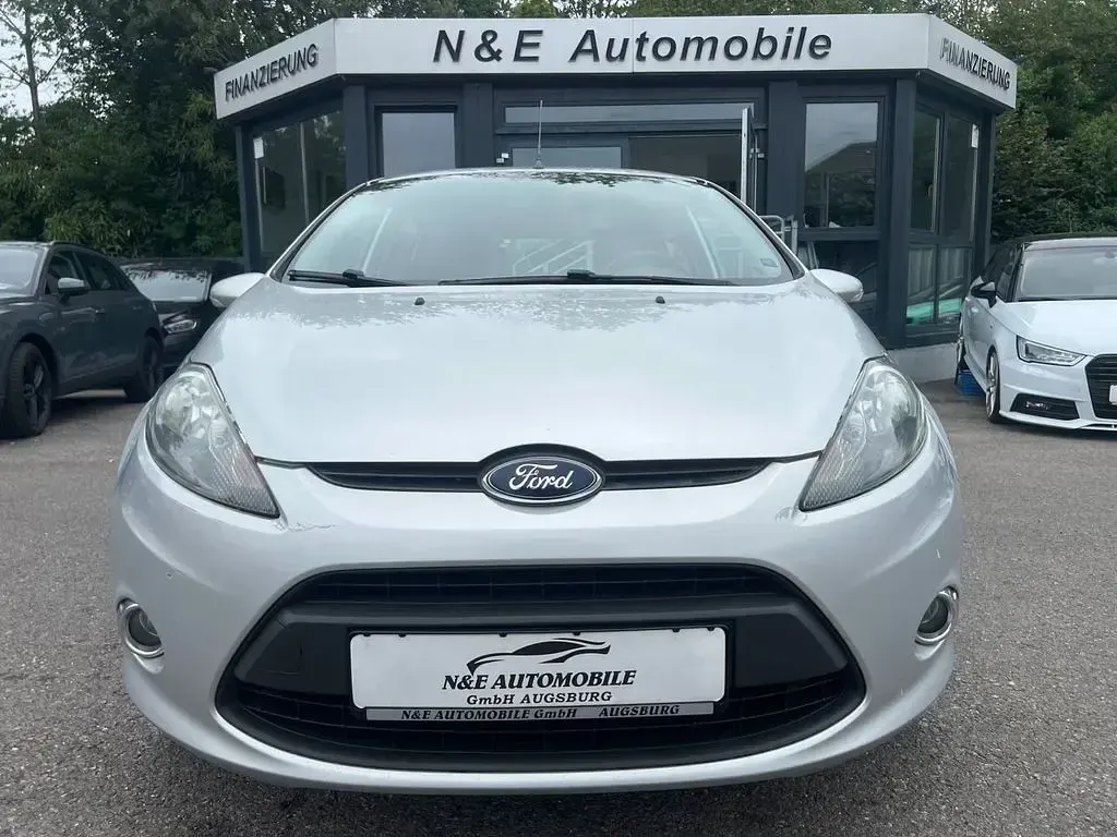 Gebraucht Ford Fiesta Trend 95 PS (69 kW) 2012 Limousine