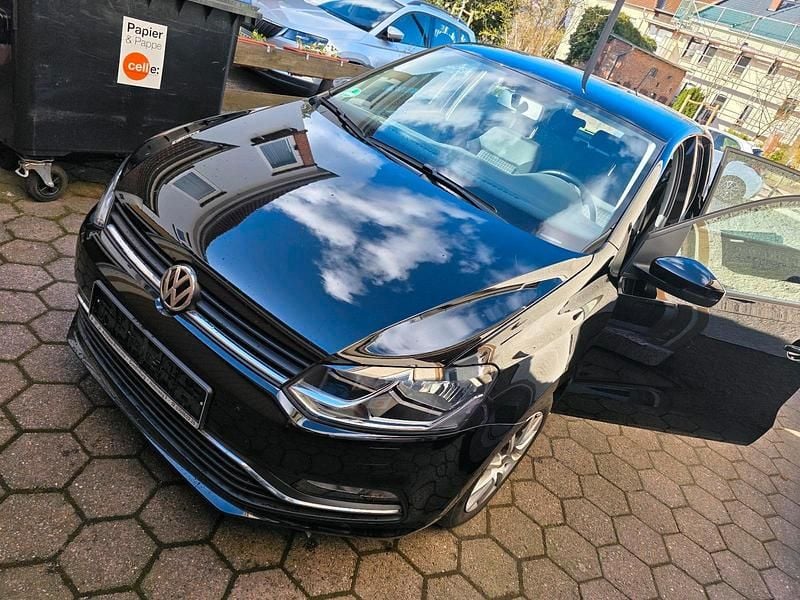 Gebraucht VW Polo 75 PS (55 kW) 2017 Schwarz Kleinwagen