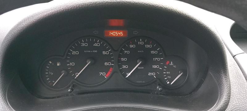 Gebraucht Peugeot 206 75 PS (55 kW) 2009 Schwarz Kleinwagen