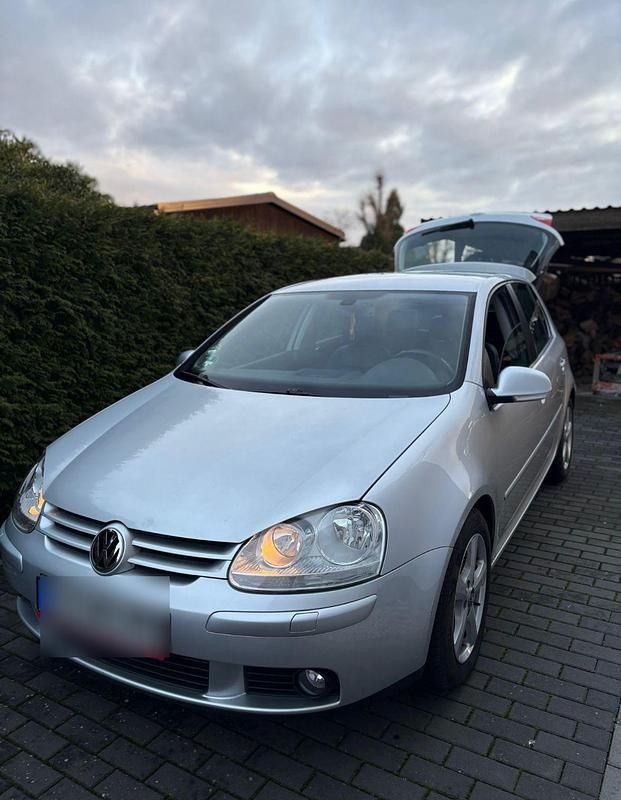 Silber Gebraucht 2004 VW Golf V Sportline Limousine | 4.999 € (Fairer Preis) - Bild 1/4