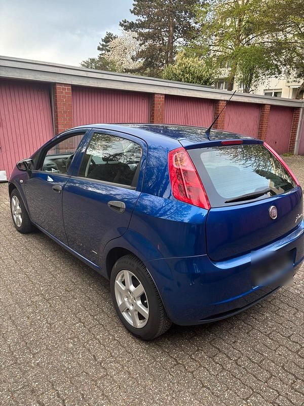 Gebraucht Fiat Punto 78 PS (57 kW) 2008 Blau Kleinwagen