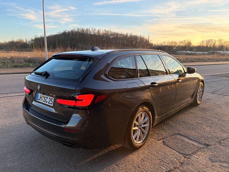 Gebraucht BMW 520 Shadowline 190 PS (139 kW) 2021 Grau Kombi