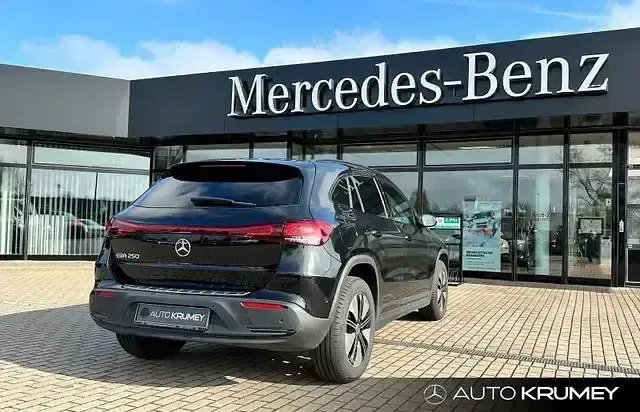Gebraucht Mercedes EQA250 Progressive 139 kW (190 PS) 2021 Schwarz SUV