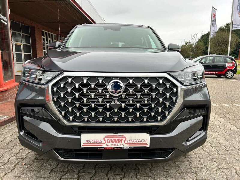 Marble grey Gebraucht 2021 Ssangyong Rexton Quartz SUV | 27.900 € (Guter Preis) - Bild 1/4