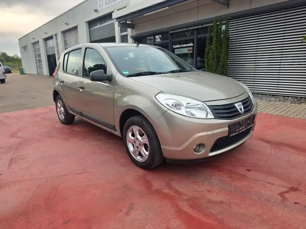 Gebraucht Dacia Sandero Ambiance 75 PS (55 kW) 2009 Beige Limousine