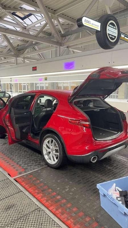 Gebraucht 2020 Alfa Romeo Stelvio Lusso SUV | 25.450 € (Guter Preis) - Bild 1/4