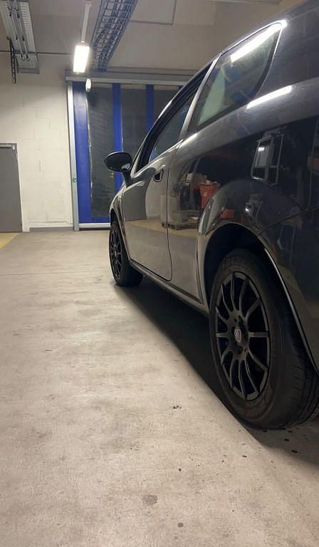 Gebraucht Fiat Punto 77 PS (56 kW) 2009 Grau Limousine