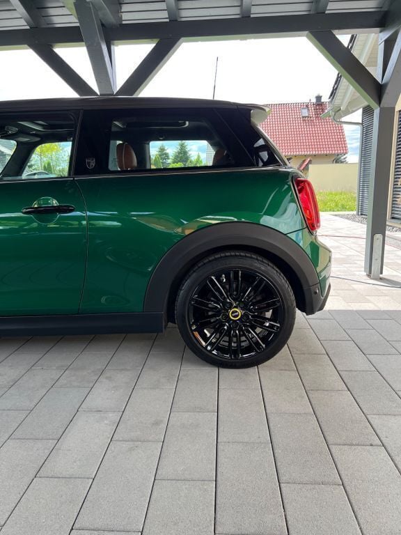 Grün Gebraucht 2022 Mini Cooper SE Kleinwagen | 20.990 € (Teuer) - Bild 1/4