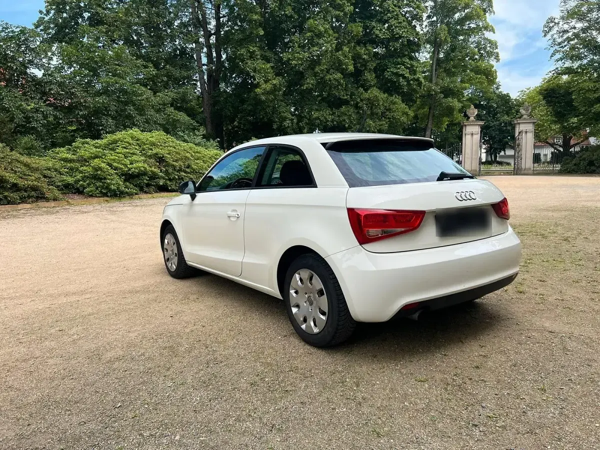 Gebraucht Audi A1 Ambition 86 PS (63 kW) 2011 Weiß Kleinwagen