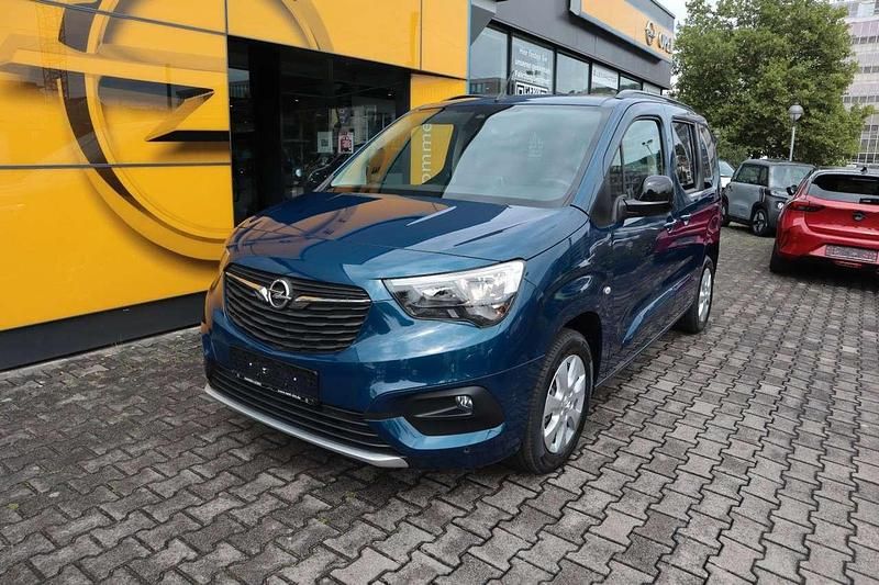 Ozean blau Gebraucht 2023 Opel Combo-e Life Ultimate Van / Kleinbus | 25.990 € (Fairer Preis) - Bild 1/4